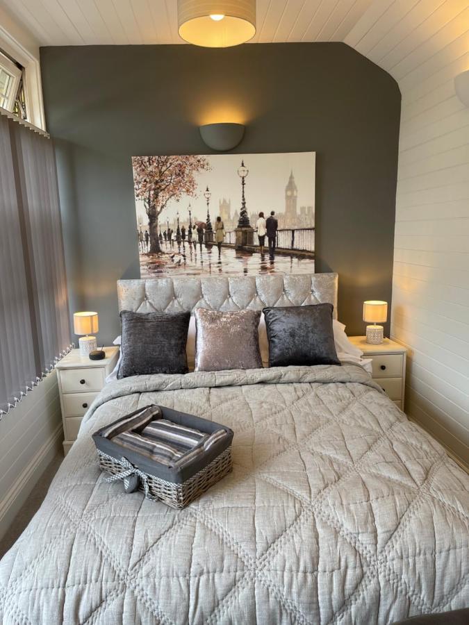 Cosy Cabin By The Seaside With Hot Tub Appartamento Birchington-on-Sea Esterno foto